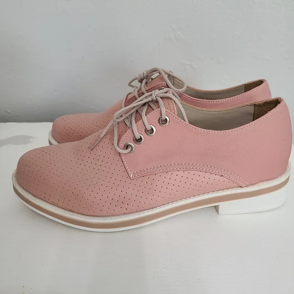 Pink Oxfords size 8 - Picture 4 of 8